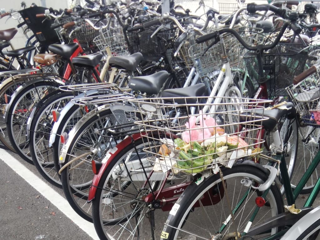 流山セントラルパーク駅「南自転車駐車場」にて、自転車のかごに生ゴミが入れられる悪戯が多発している模様です。