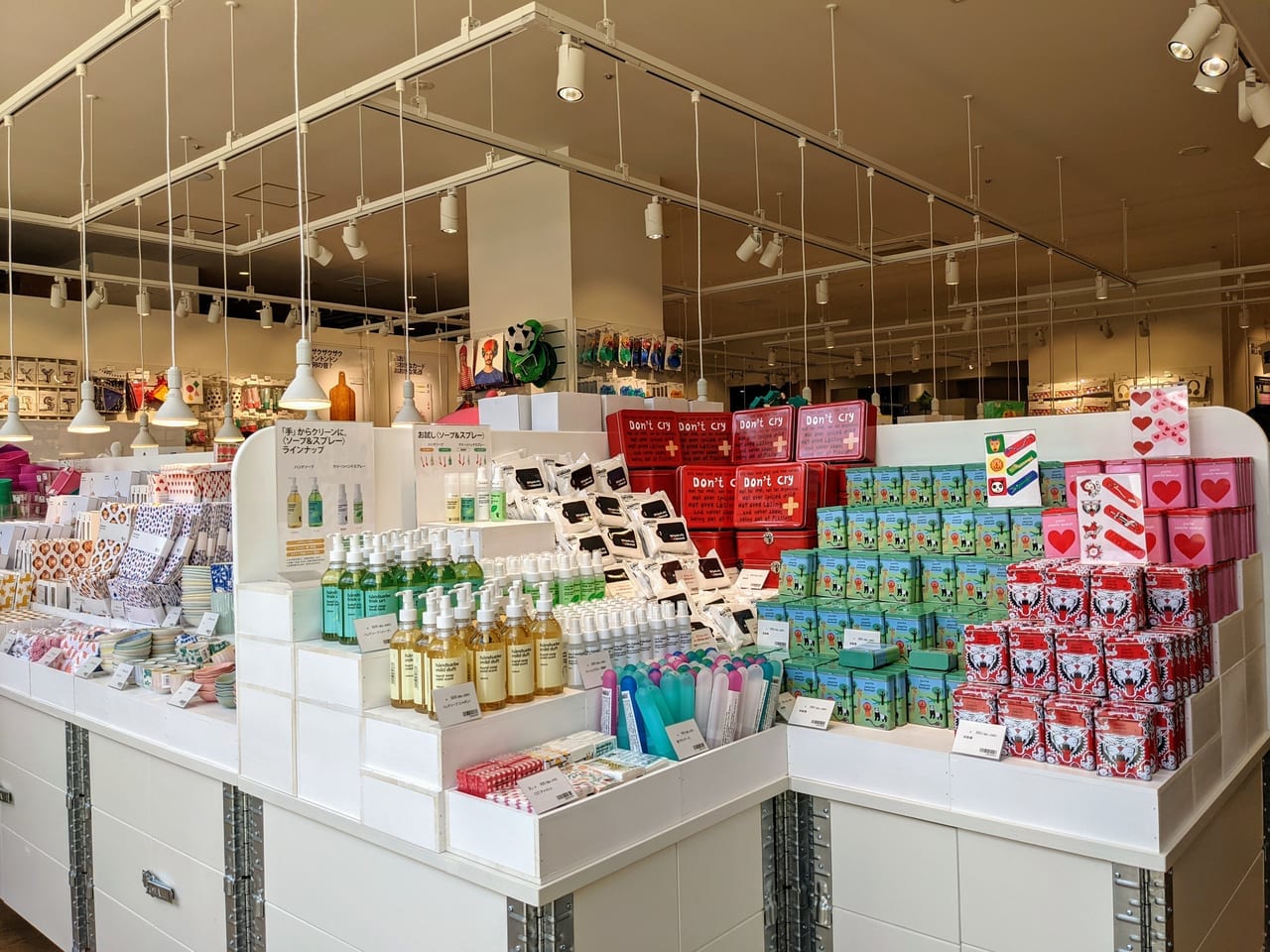 千葉県2店舗目の｢フライングタイガーコペンハーゲン｣がついにオープン！ポップなアイテムが激安でGETできちゃうかわいいお店ですよ～♪
